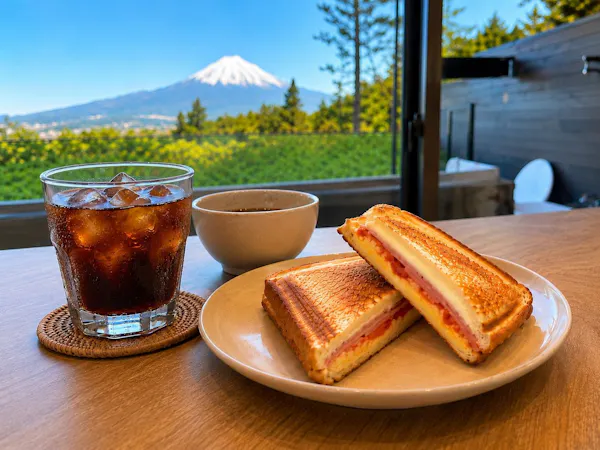 【朝食付き】富士山を眺めるテラスモーニングプラン~国産ヒノキバレルサウナ付き~
