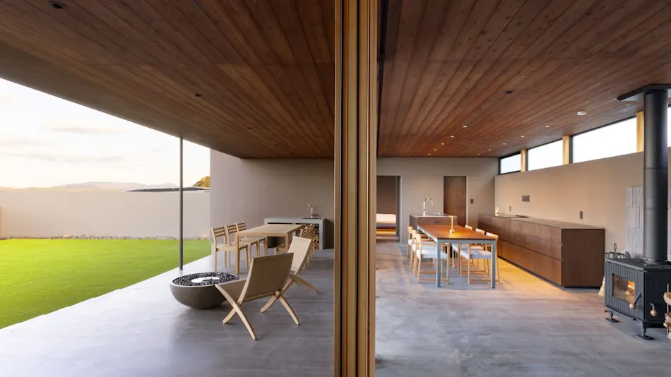 PERROS VILLA AWAJI