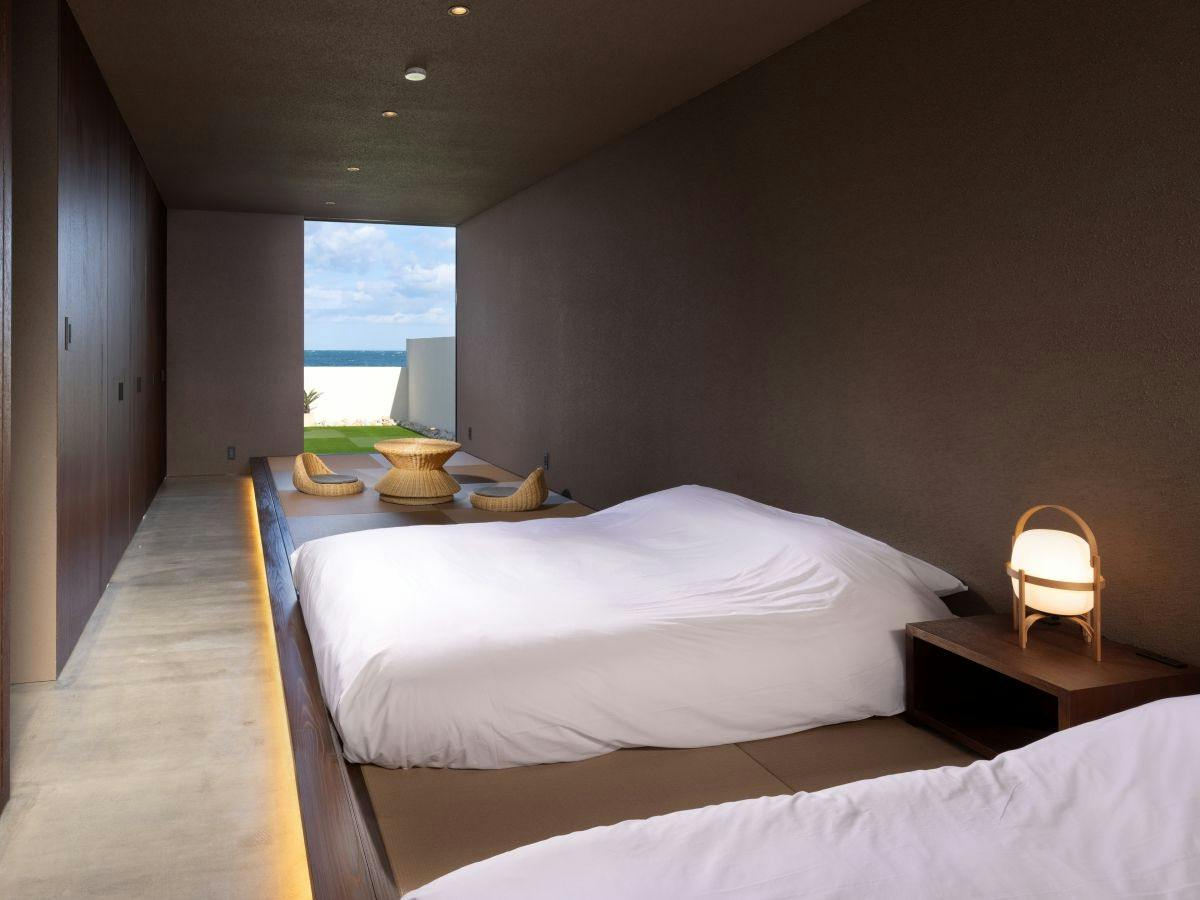 PERROS VILLA AWAJI