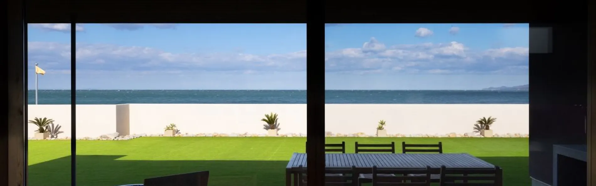 PERROS VILLA AWAJI