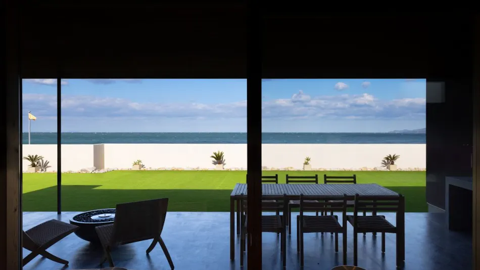 PERROS VILLA AWAJI