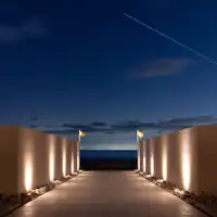 *UNOとDOSの外観(夜)