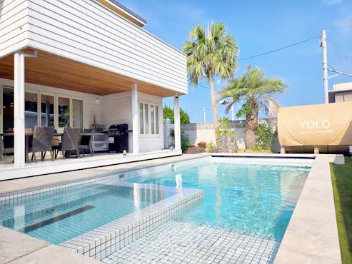 สระว่ายน้ำส่วนตัว