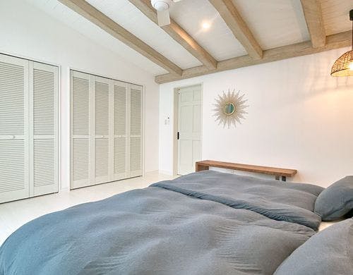 西海岸を彷彿とさせる寝室