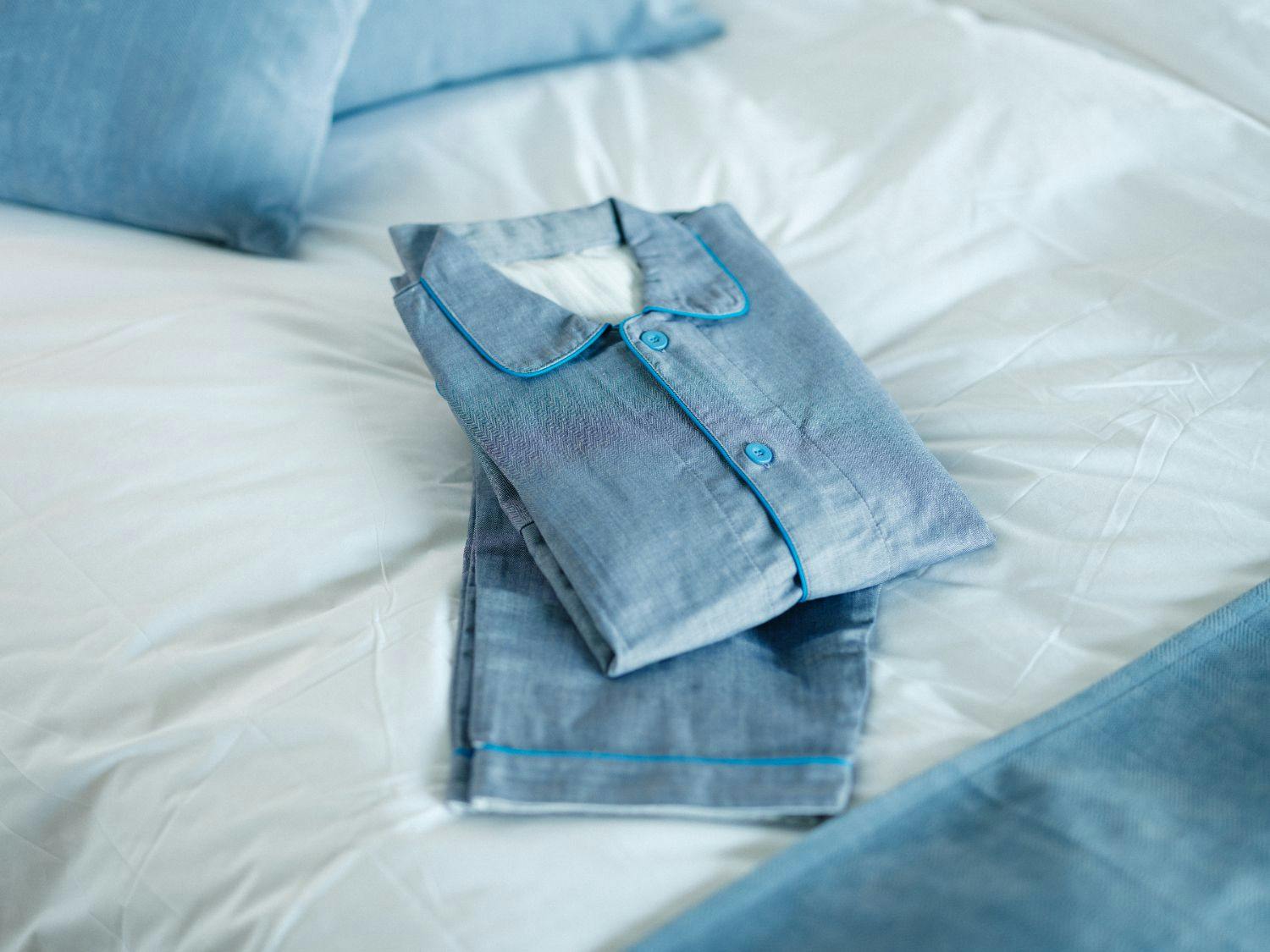 ﾙｰﾑｳｪｱとﾀｵﾙは２泊で１ｾｯﾄ（追加は有料）