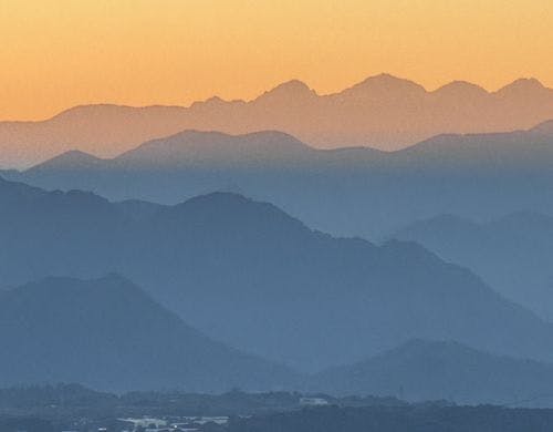 赤く染まっていく八ヶ岳の山々