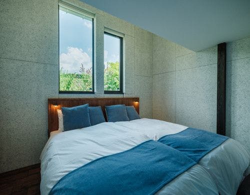 メインベッドルーム（シモンズ社シングル×2台）