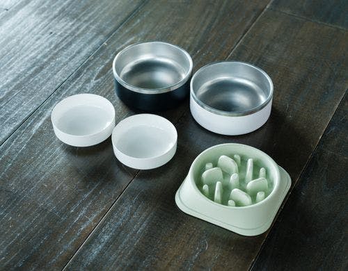 愛犬用の食器ございます。