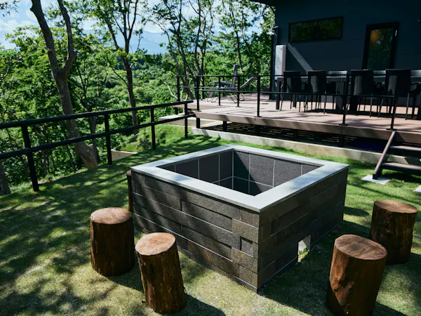 サウナ&BBQ&焚き火、せせらぎと森林浴のラグジュアリーヴィラ