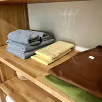 ผ้าขนหนูที่เตรียมไว้ในห้องนอน