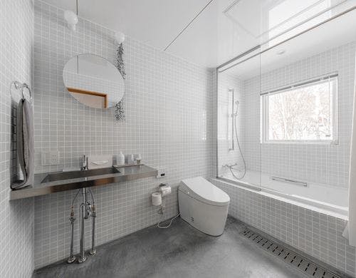 バスタブとシャワー