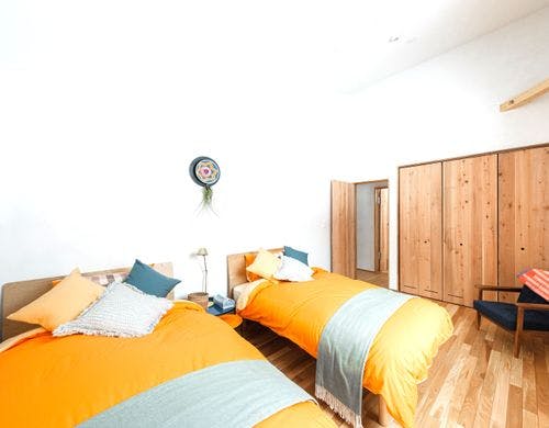 ツインベッドルーム（昼）