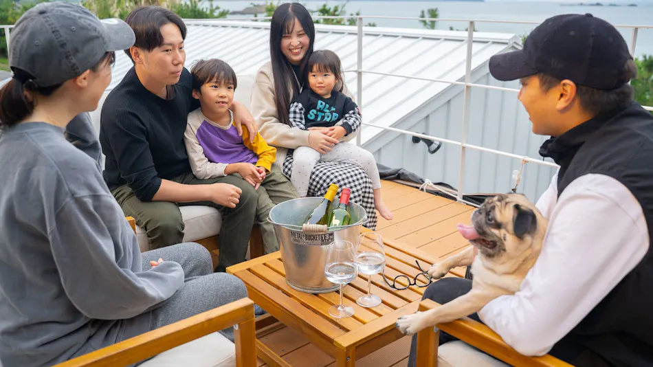 Private Sauna Villa with Your Beloved Dog in Itoshima | ALL LIFE Resort