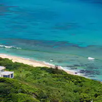 ชมวิวทะเลสีฟ้ามรกตแบบพาโนรามา