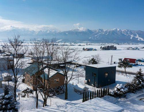 雪化粧した富良野の風景