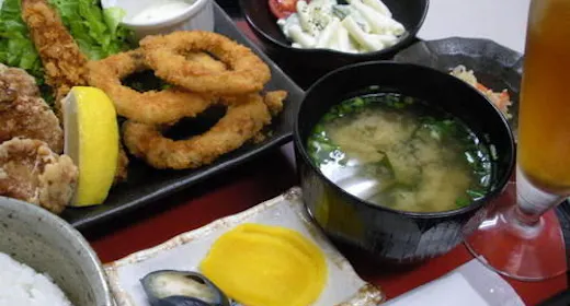 【平日限定】日替りおまかせ夕食付プラン (バイキング朝食無料サービス!)