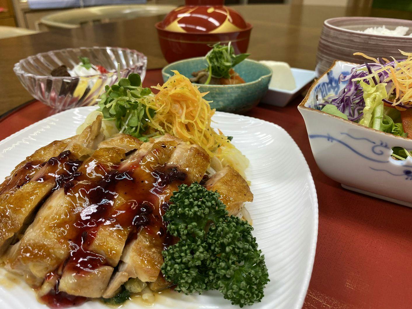 日替わり定食の一例でございます。