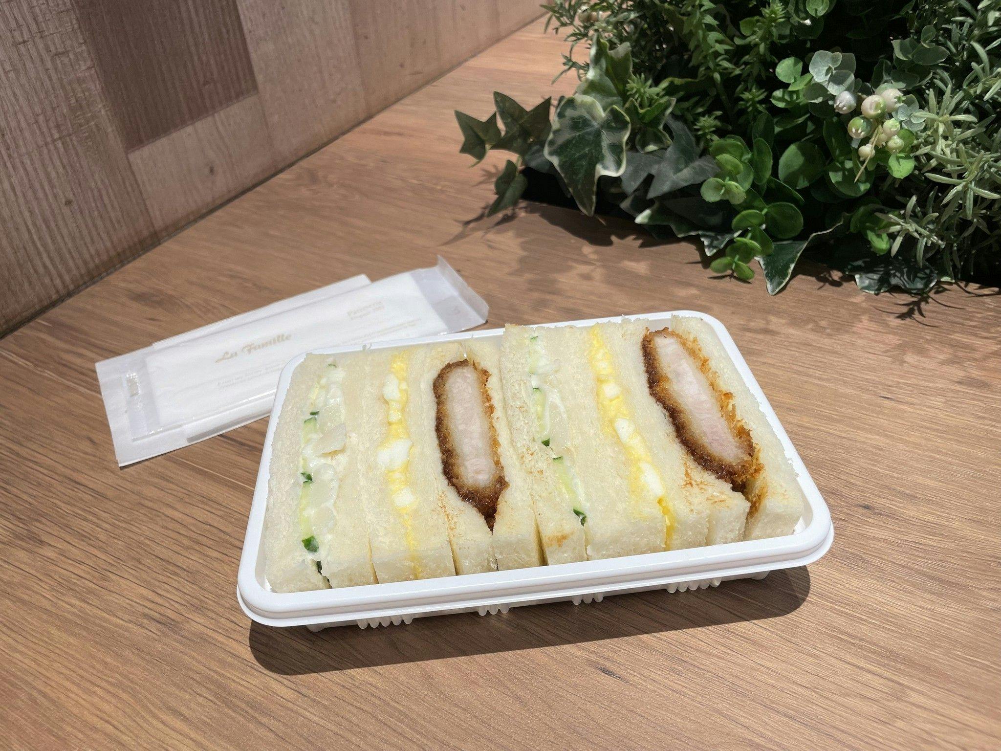 ■【อาหารเช้า】แซนด์วิชผสม