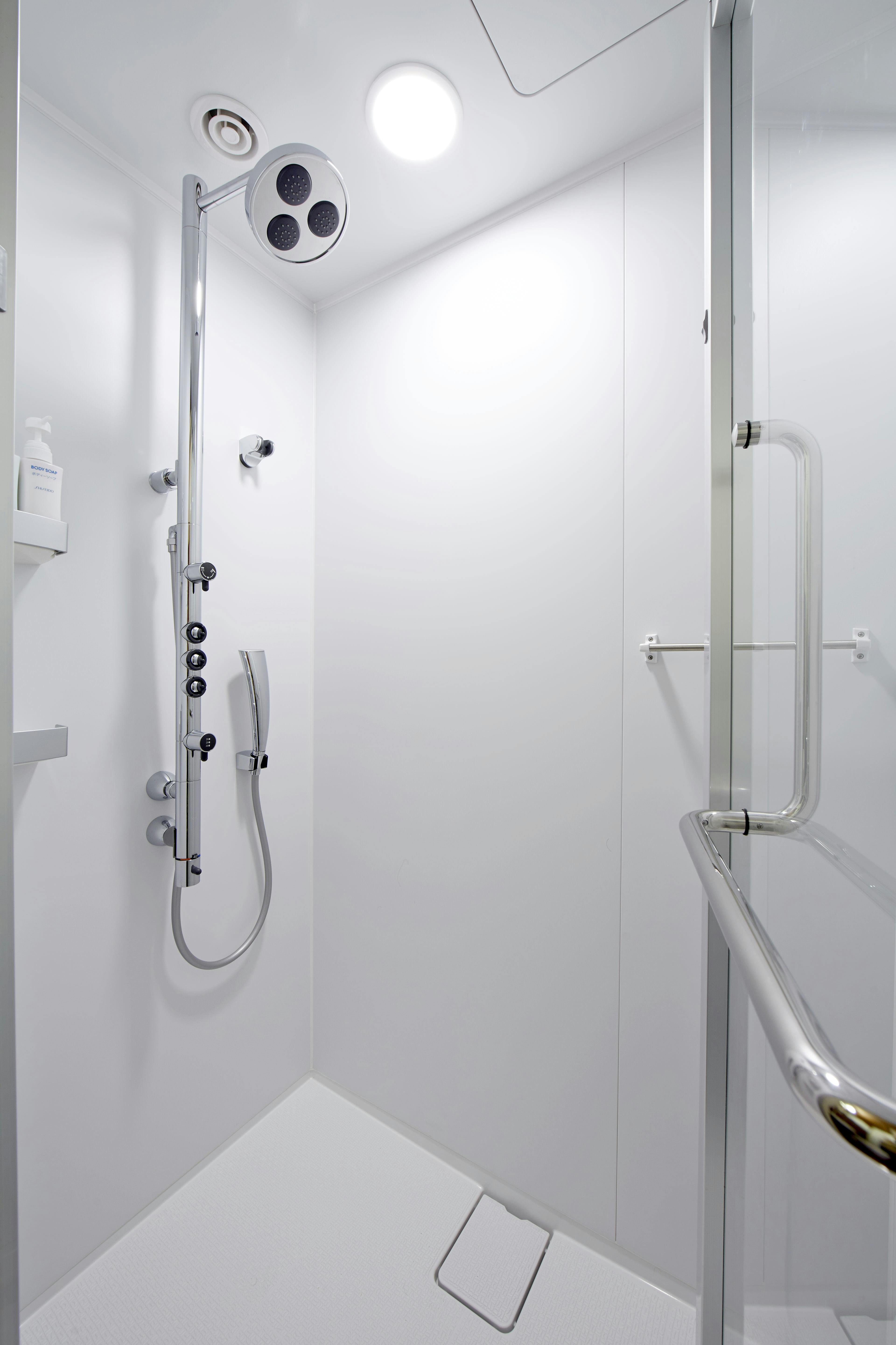 多機能シャワー（モダン各部屋）