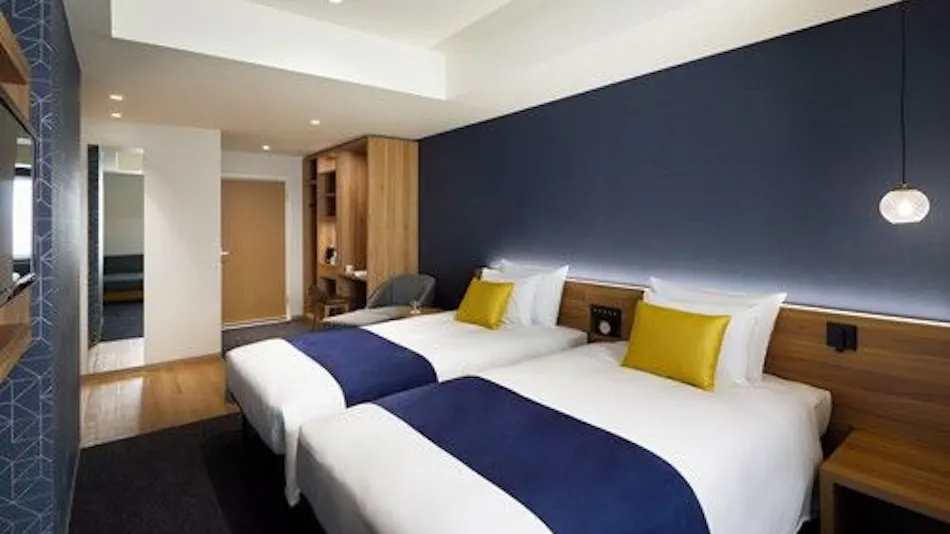 the b akasaka-mitsuke