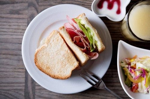 ＜朝食＞4種類のセットメニュー