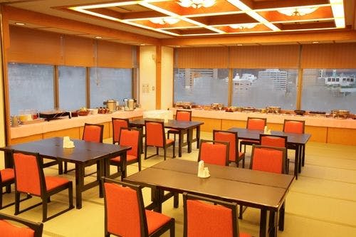 朝食会場　朝食は12階あさま