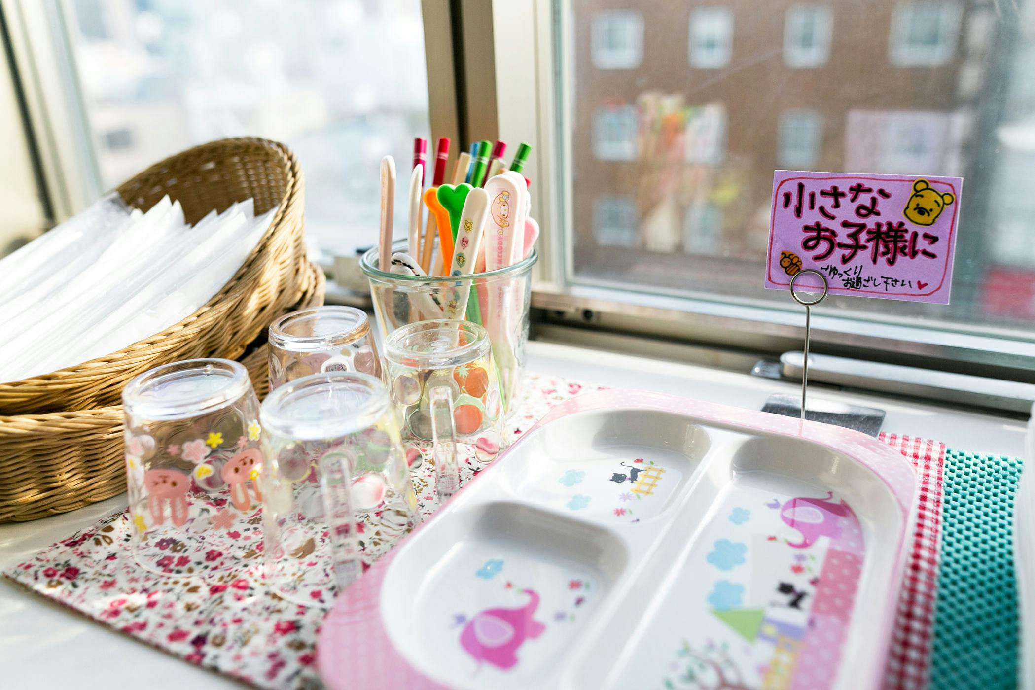 ชุดอุปกรณ์รับประทานอาหารสำหรับเด็ก