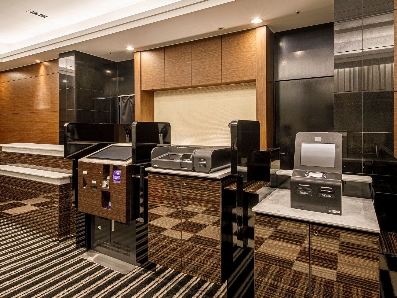 【แผนกต้อนรับ】ให้บริการตลอด 24 ชั่วโมงเพื่อการต้อนรับคุณ