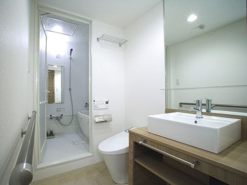 デラックスダブルルームのバストイレ