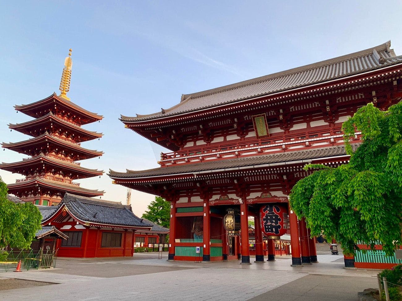 ประตูโฮโซมงและเจดีย์ห้าชั้น