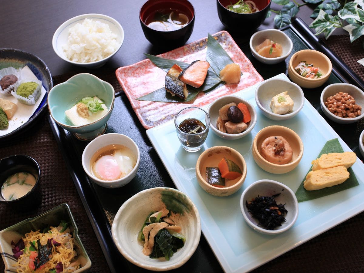 【Best Rate】京都のおばんざいを豊富に揃えたホテル自慢の手づくりビュッフェ（朝食付）