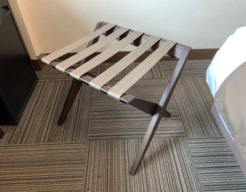 バゲージラック（荷物置き）を全室にご用意