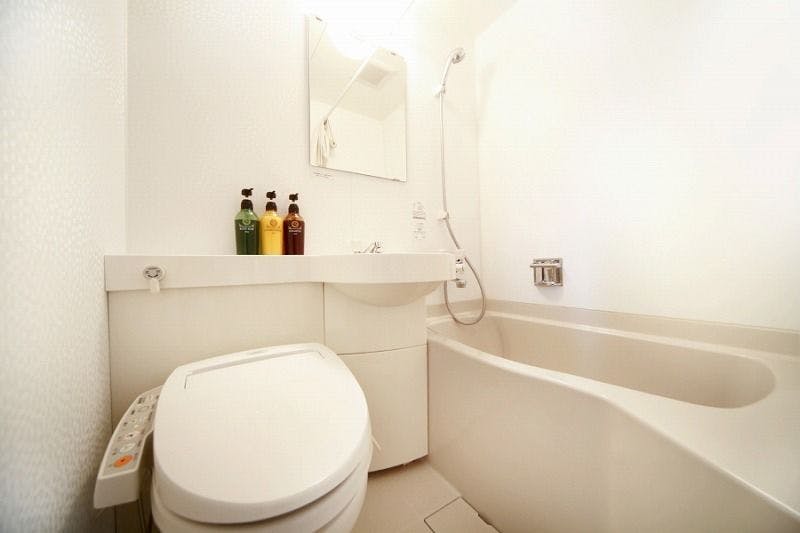 ห้องเดี่ยว: ห้องน้ำในตัว