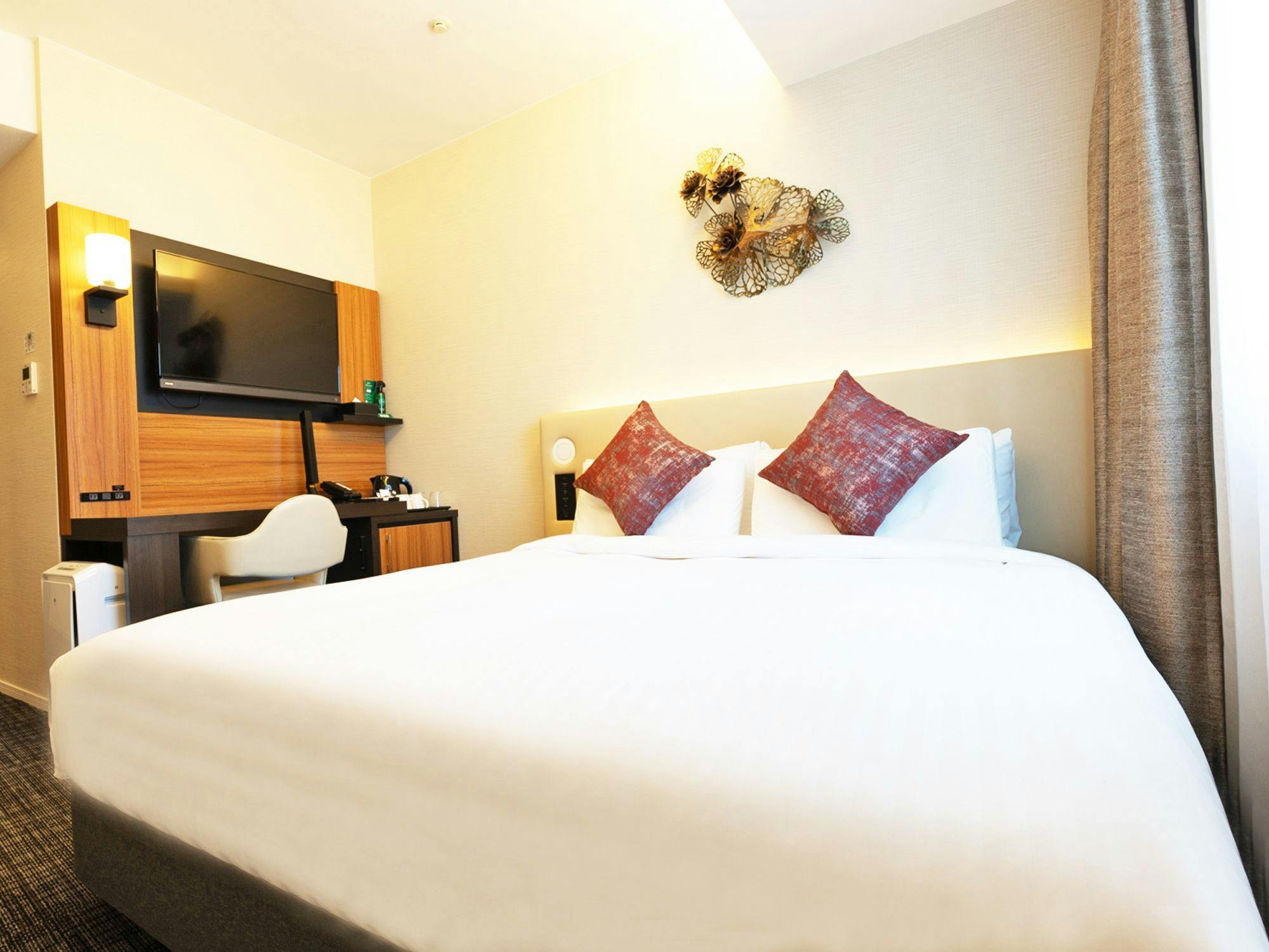 Phòng Premier Queen [17m² / Giường rộng 160cm]