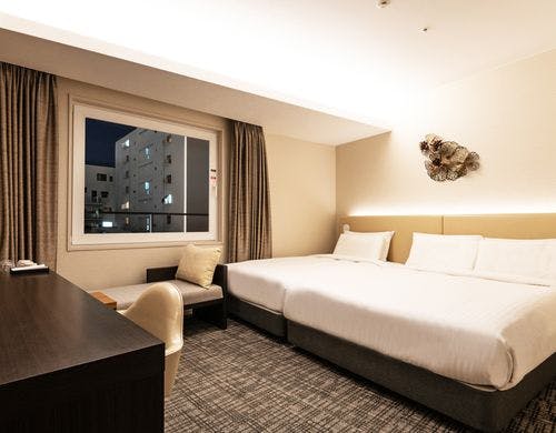 ファミリーツイン［ベッド幅140cm＋110cm］