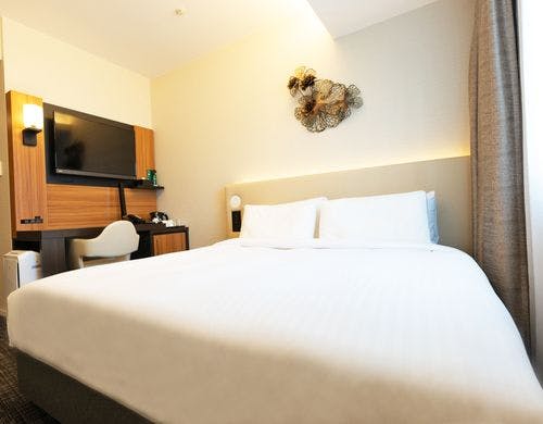 クイーン［17平米/ベッド幅160cm×1台］