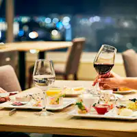 ชั้นบนสุด ชั้น 17 สกายเรสเตอรองต์ เอโตวาล