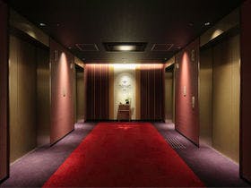 THE SINGULARI HOTEL&SKYSPA