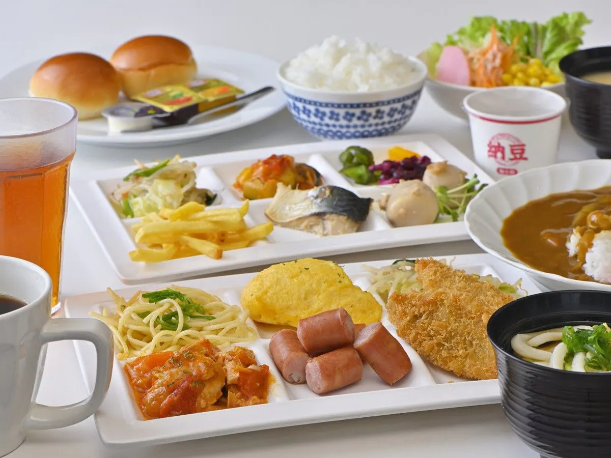 早餐:日式和西式輕型自助餐(範例)