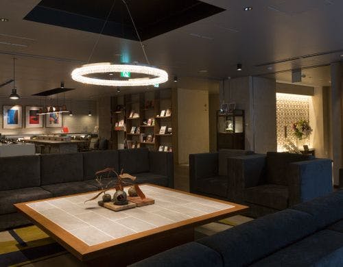 2F：リビングロビー