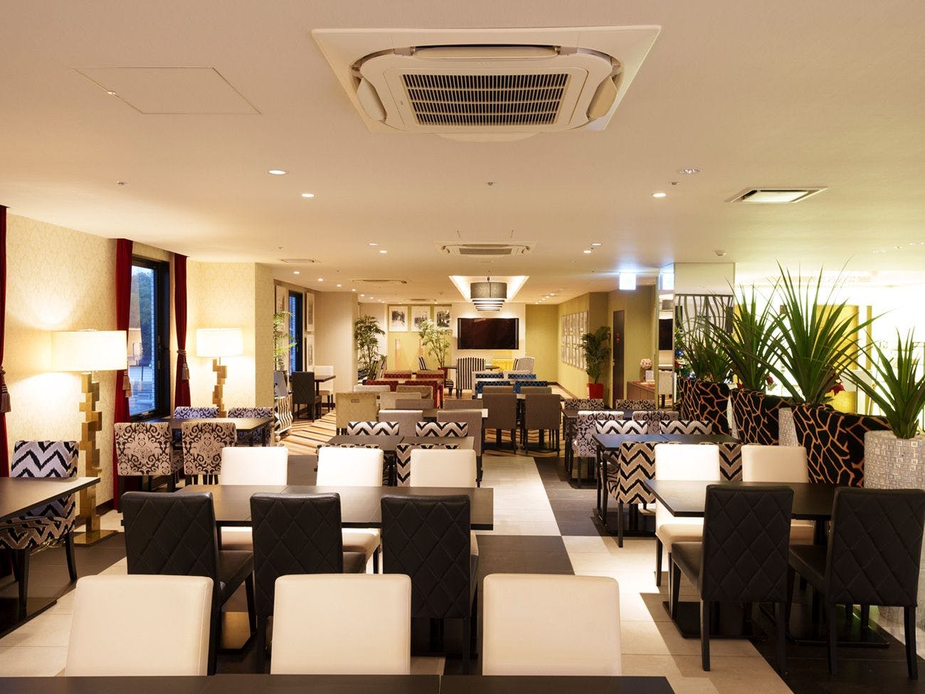 フロントラウンジ