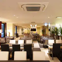 フロントラウンジ