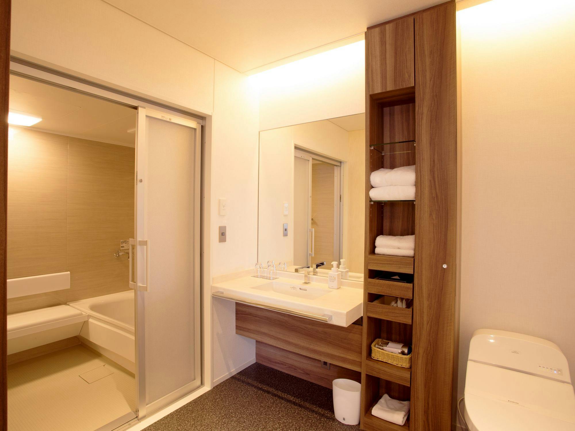 ห้องน้ำและห้องสุขาในห้องยูนิเวอร์แซล