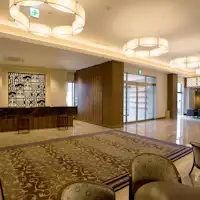 Gaya yang menggabungkan elemen Jepang dan Spanyol.