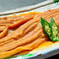 柔嫩的燉鰻魚。