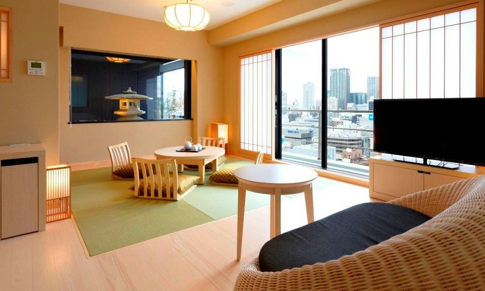 【ベーシック】梅田駅まで2駅！本町駅から徒歩2分！ワインも楽しめるフリーラウンジ付！＜素泊まり＞