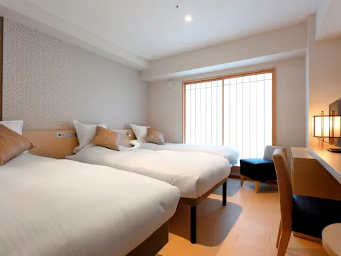 Contoh kamar triple moderat