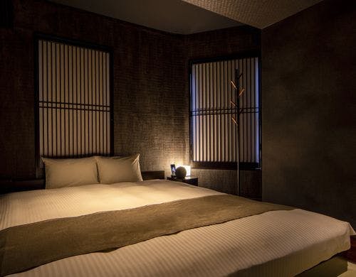 ＜和室＞畳敷/キングベッド/バストイレ別