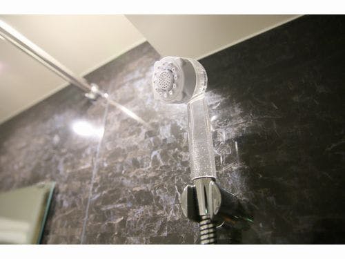 高級ベッド「シモンズ」を全客室に導入