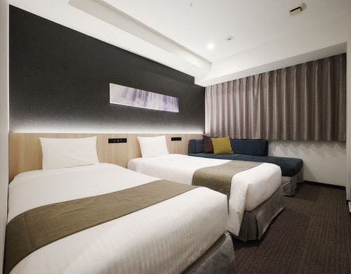 デラックスツイン(ソファ付)のお部屋です。